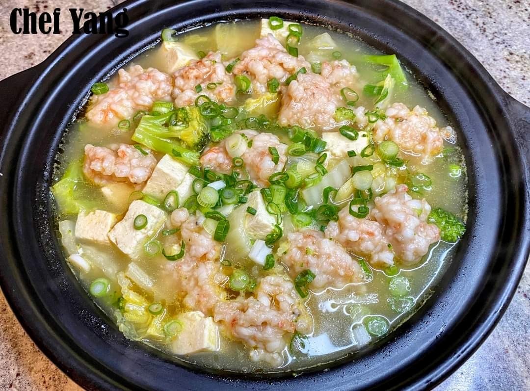 Claypot Tofu with Shrimp Balls