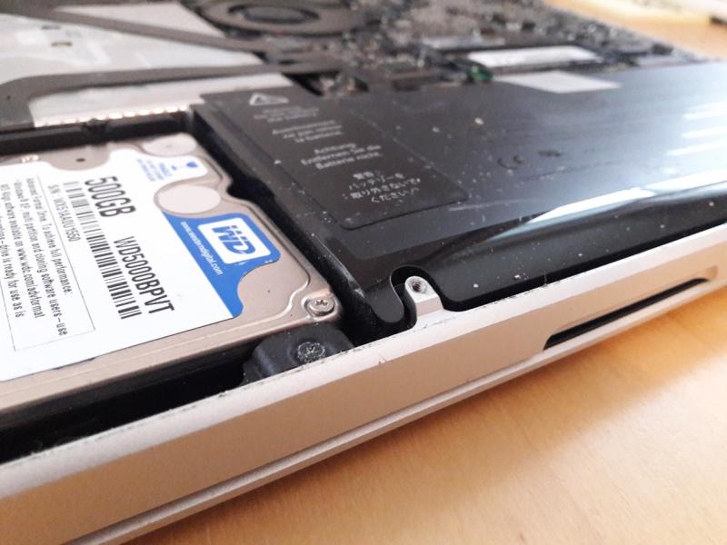 Replace swollen battery of my MacBook Pro