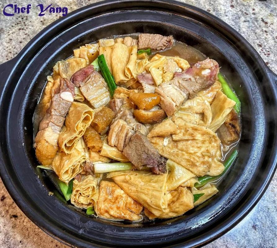 Tofu with Roasted Pork Belly Stew 蠔油枝竹豆腐炆火腩