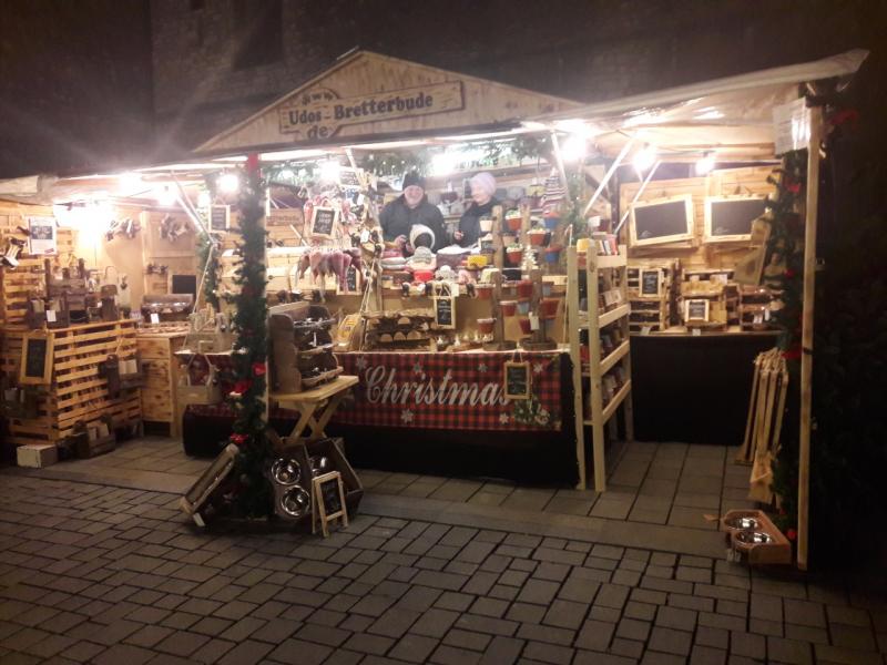 Weihnachtsmarkt bei Nacht