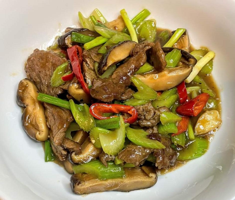 Spicy Beef StirFry with Shiitake Mushrooms and Celery • Neperos