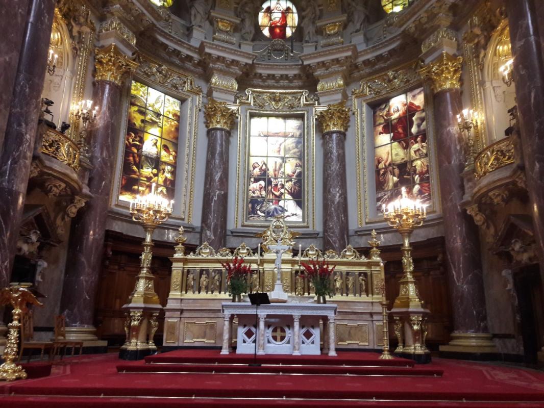 the Berlin Cathedral altar