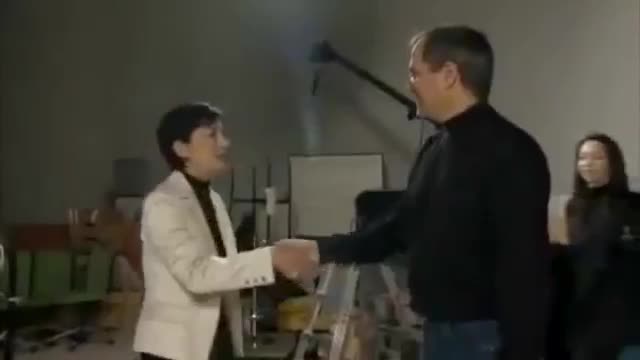 2001: Steve Jobs serene interview on Japanese public tv