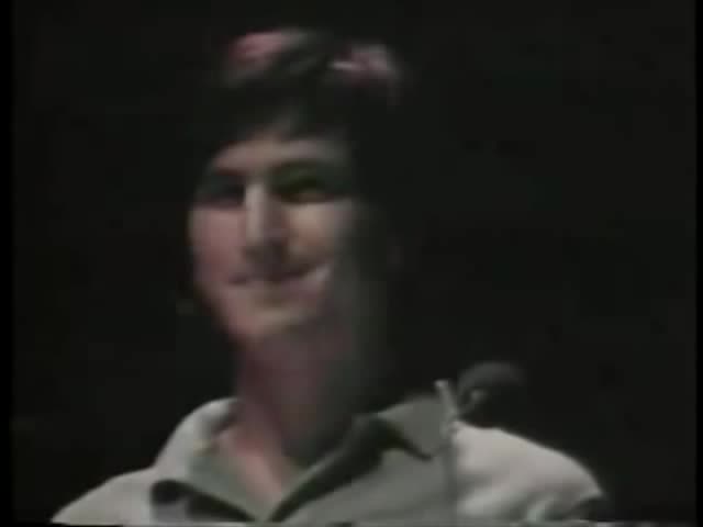 1983: Steve Jobs presents the 1984 ad at the Macintosh pre-launch event