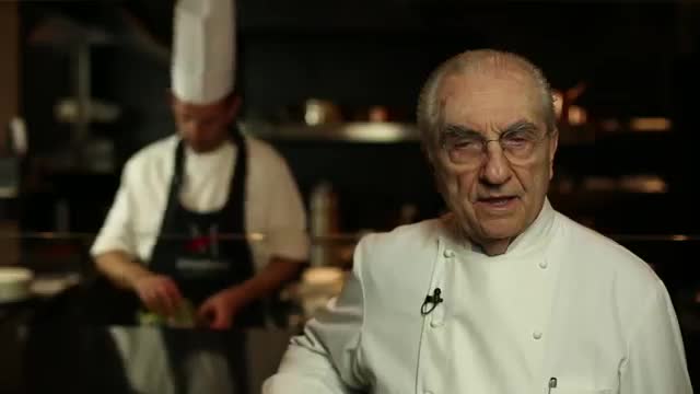 Gualtiero Marchesi: Insalata di carne cruda, tartufo nero e sedani